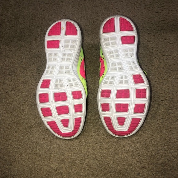 BOGO Nike Running Shoes Neutral Ride - Picture 5 of 5